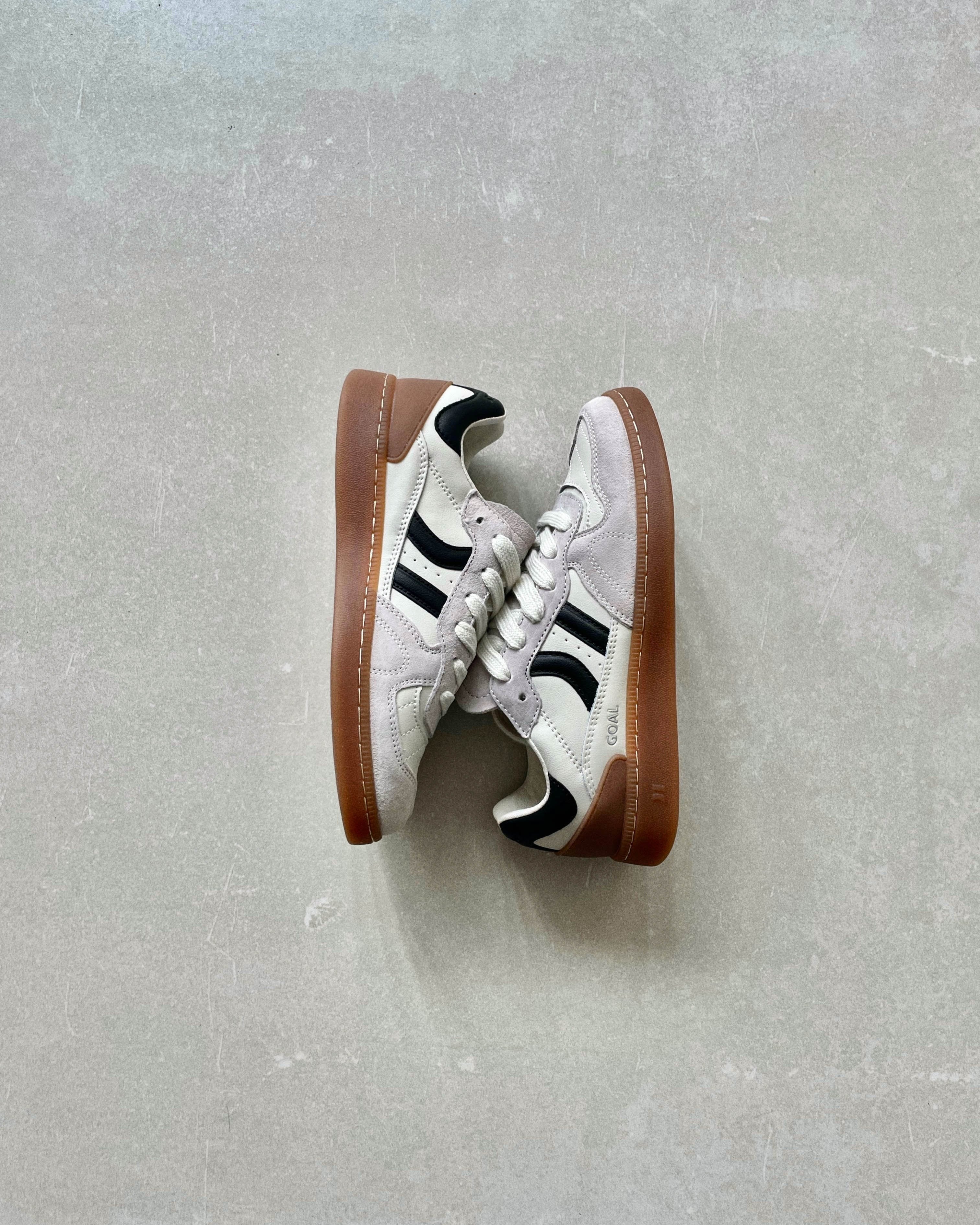 GOAL BLACK N WHITE
